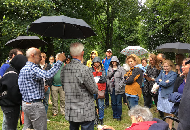 FlashWalk 2018_12 Christopher Ryan reading Home by Robert Burton. Pic by Judy Darley