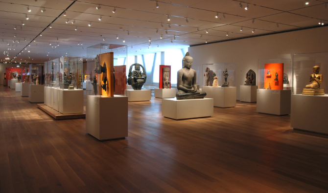 The Art Institute of Chicago. Alsdorf Galleries of Indian, Southeast Asian, Himalayan, and Islamic Art. Courtesy of the Art Institute of Chicago