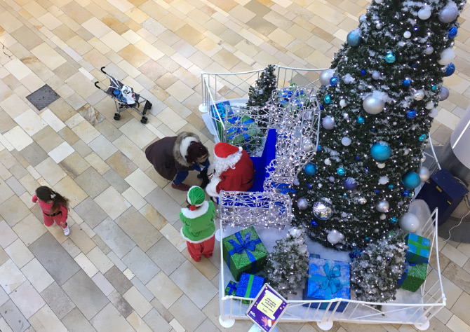 Mall Santa. Photo by Judy Darley