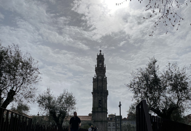 Torre Clerigos by James Hainsworth